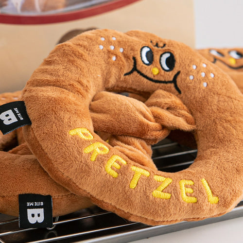 Bite Me Pretzel Tug Toy